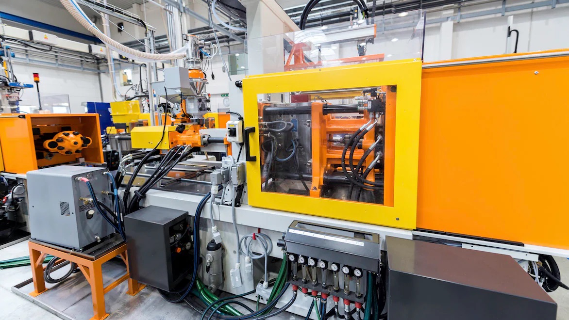 plastic-injection-machine